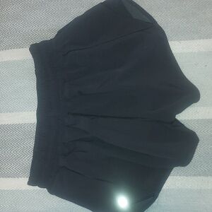 Lululemon black hotty hot shorts size 2__ 2.5"